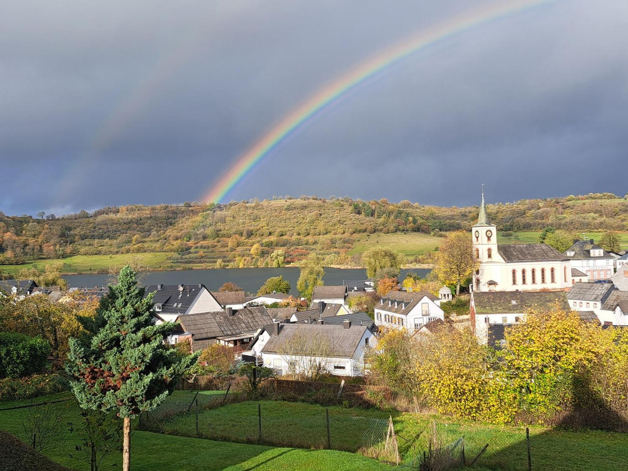 Haus Mit Idyllischem Seeblick شالكينميهرين المظهر الخارجي الصورة